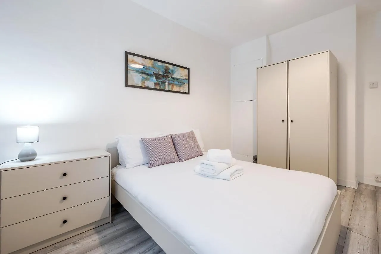 Stylish Shoreditch Stay London 0*,